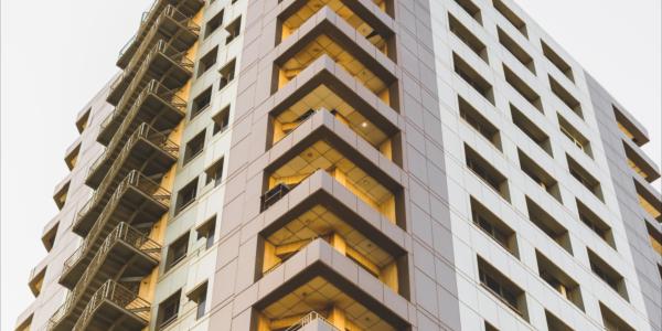 ภาพด้านข้างของคอนโด